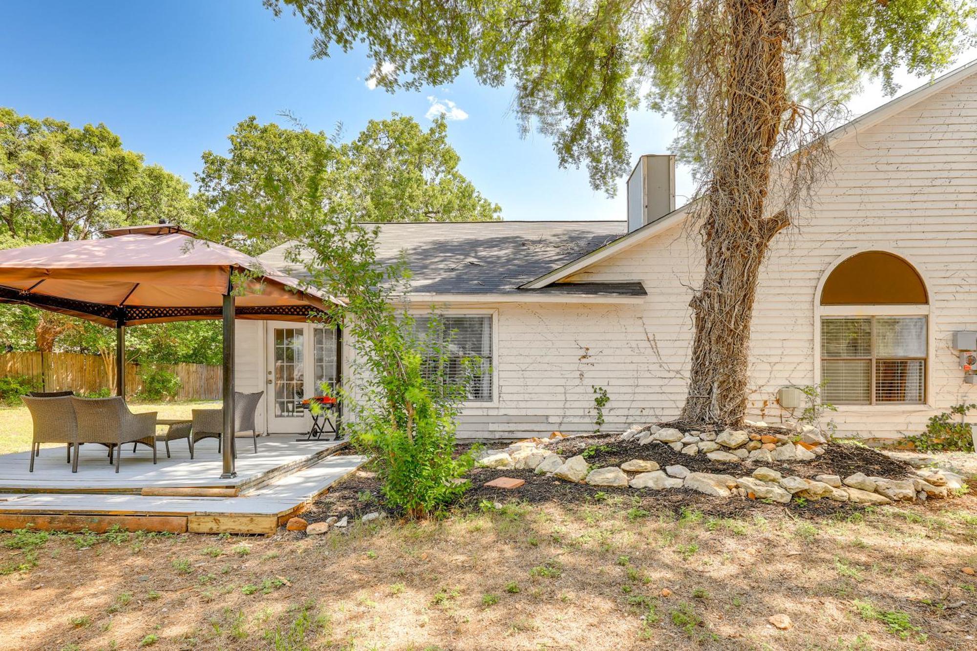 Spacious San Antonio Home Google Fiber, Game Room Exterior foto